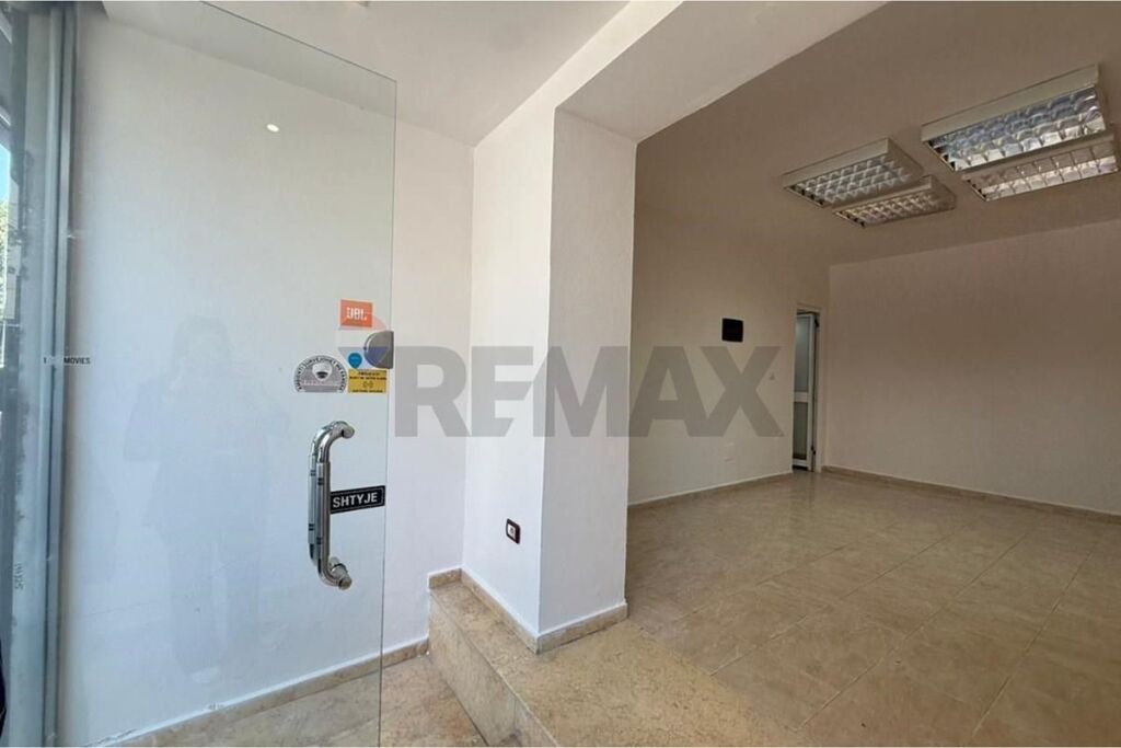 Shitet apartament në zonën e Myslym Shyri