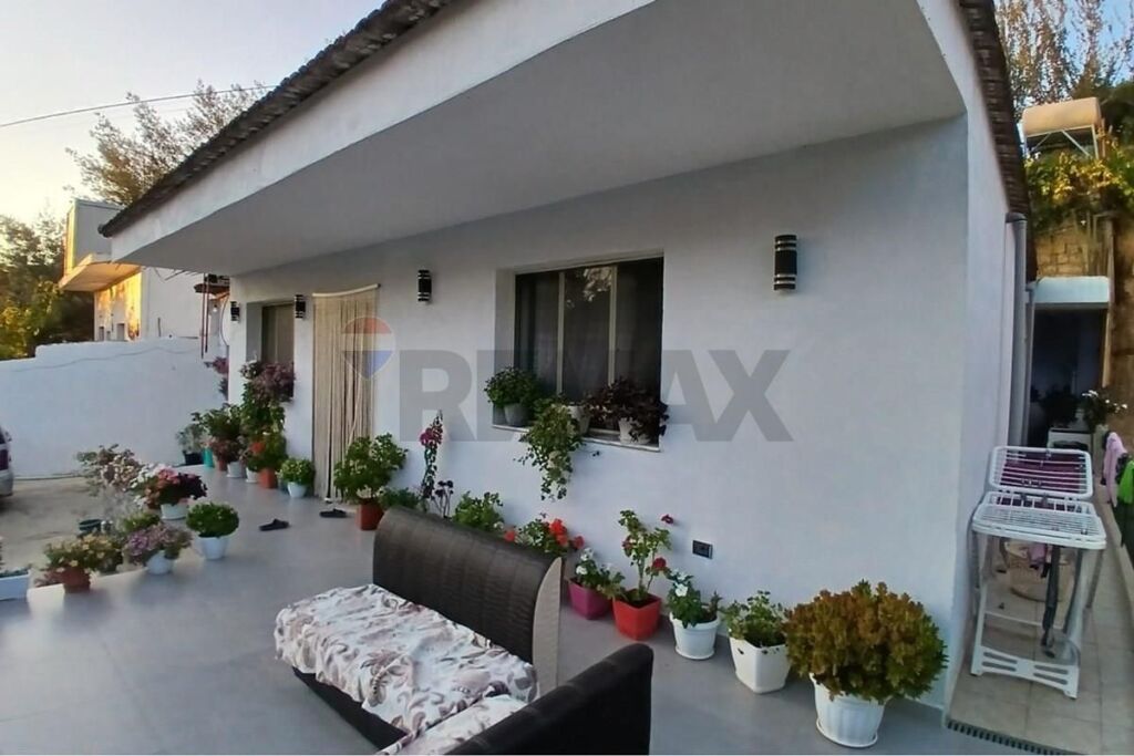 Shtëpi private - Për Shitje - Shkozë, Tiranë