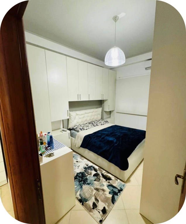 AFFITTASI 1+1 + POSTO AUTO 📍 Vicino a Kodrës së Diellit – Via Bill Klinton