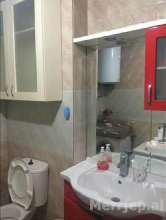 FOR RENT 2+1 3RD FLOOR OF AN ALPIN VILLA - PORCELAIN