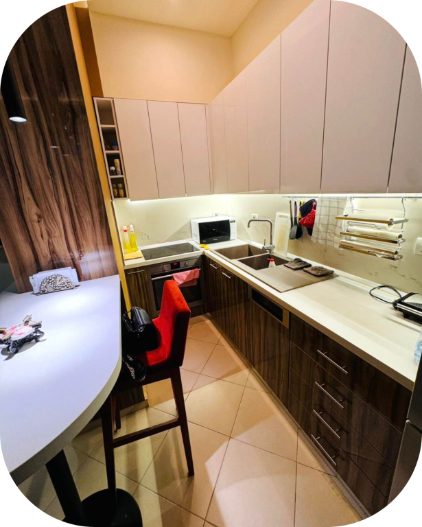 AFFITTASI 1+1 + POSTO AUTO 📍 Vicino a Kodrës së Diellit – Via Bill Klinton