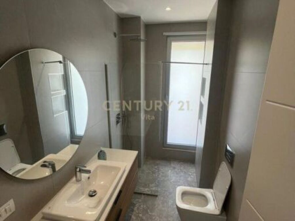 JEPET ME QIRA APARTAMENT 2+1+2 ME PAMJE DETI NE CURRILA ,DURRES !!!