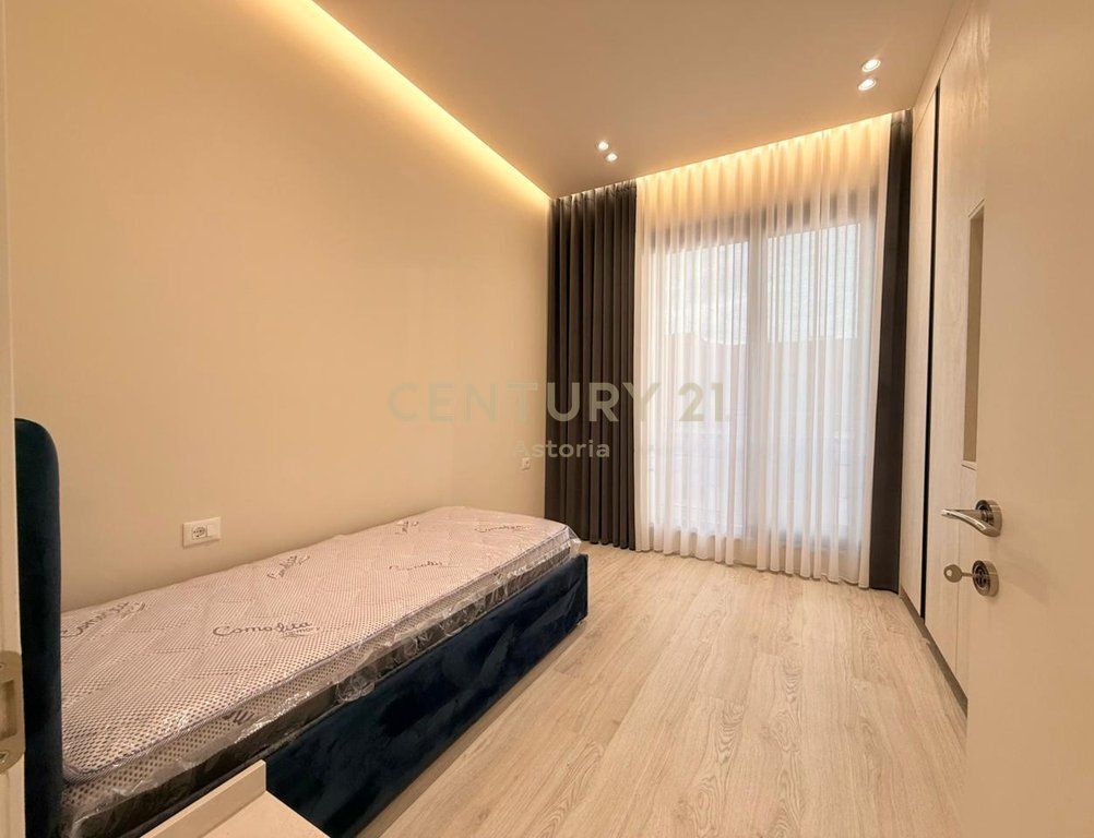 PREMIUM APARTMENT FOR RENT 2+1+2+PARKING SPACE AT "KOMPLEKSI DELIJORGJI"