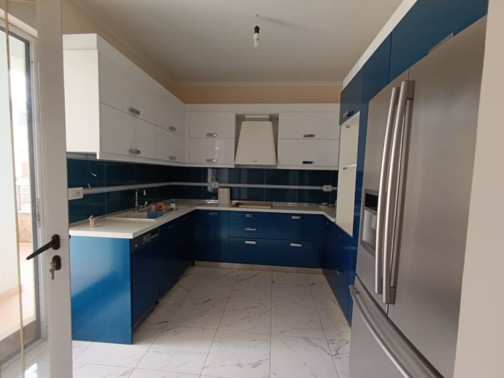 APARTAMENT PER SHITJE 2+1+ GARAZH ( 21 METRA) NE FRESK !