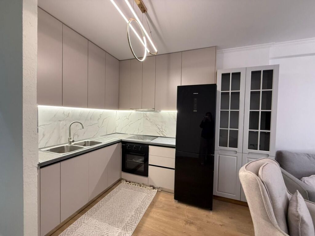 Shitet, Apartament 1+1 Unaza E Re . Astir Kontakto 
