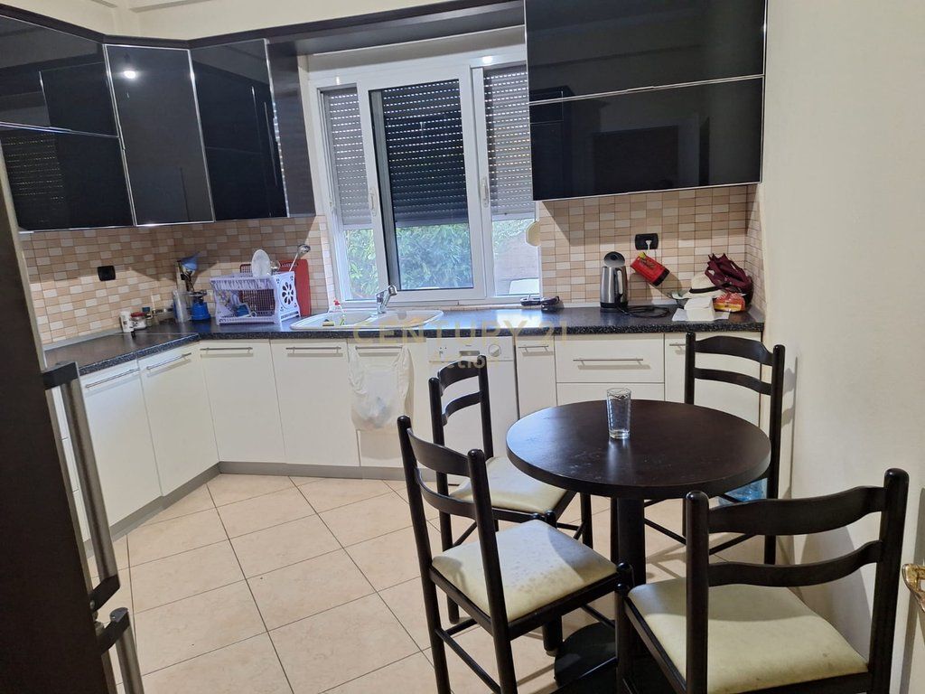 SUPER OCCASIONE 🔥 🏡 Villa su 2 Piani + Terreno in vendita a Durrës, Via della Spiaggia