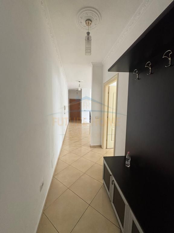 Shitet, Apartament 2+1+2, Unaza e Re