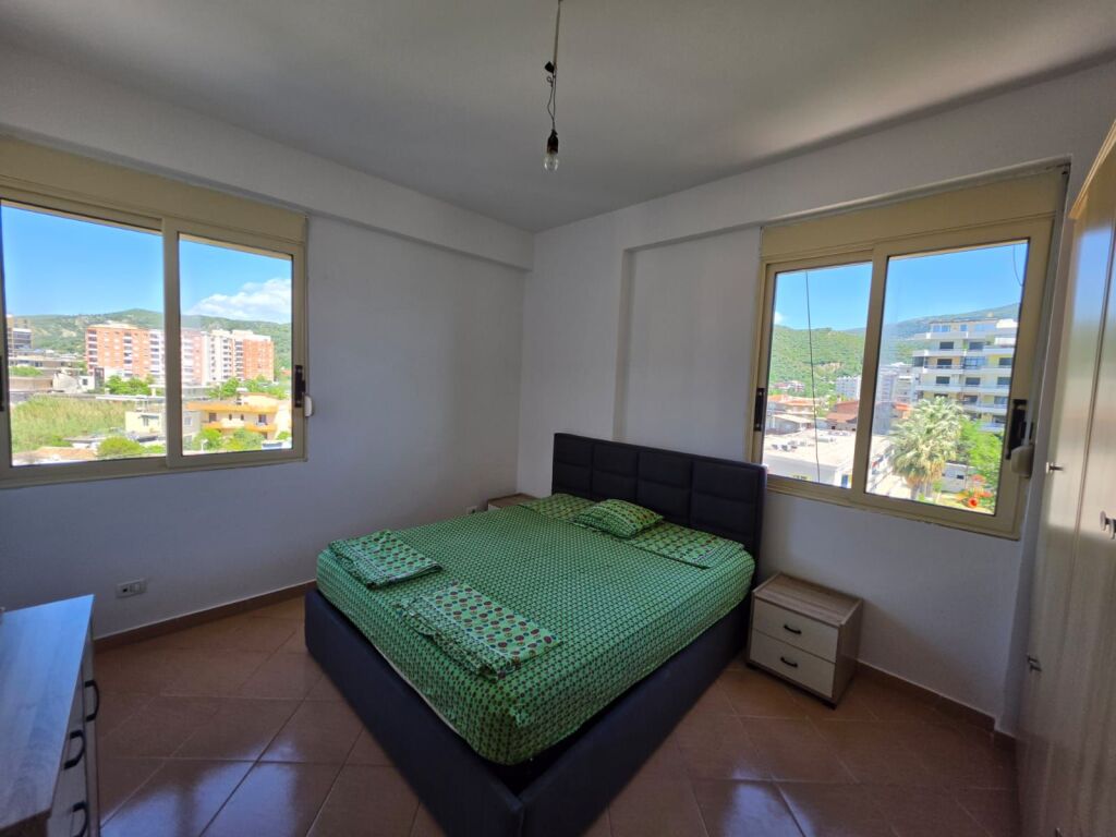 Jepet me Qera Afatgjate Apartament 2+1 me Pamje Deti - Vlore