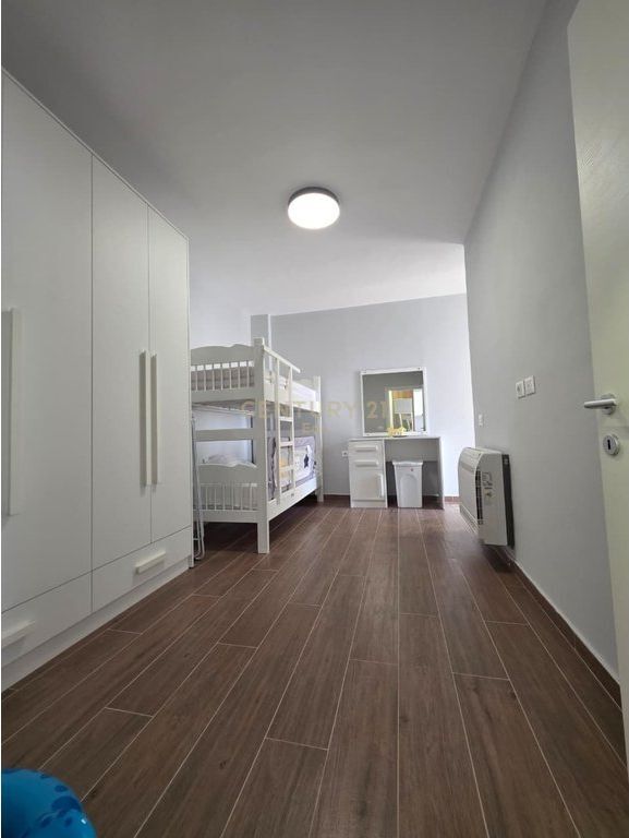 SHITET SUPER APARTAMENT 2+1 ME PAMJE DETI NE QERRET!