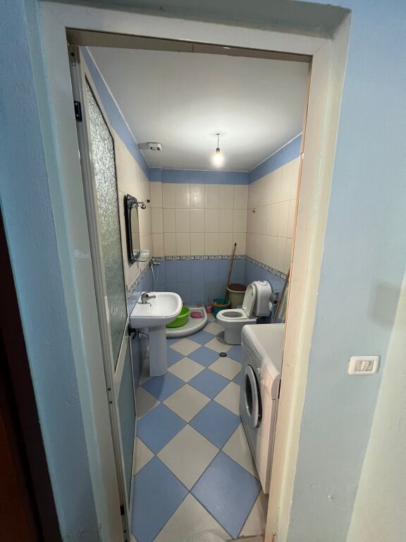 Okazione Shitet Apartment