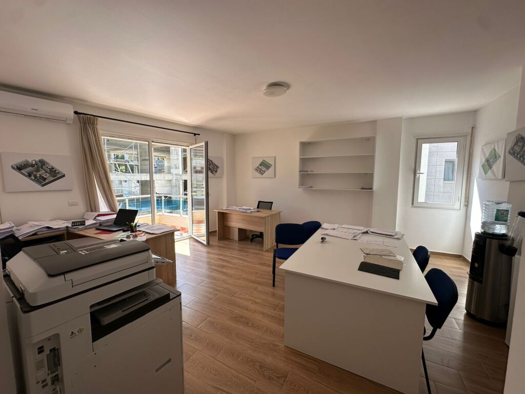 Shitet Apartament 2+1+2 Tualete , Kopshti Zoologjik