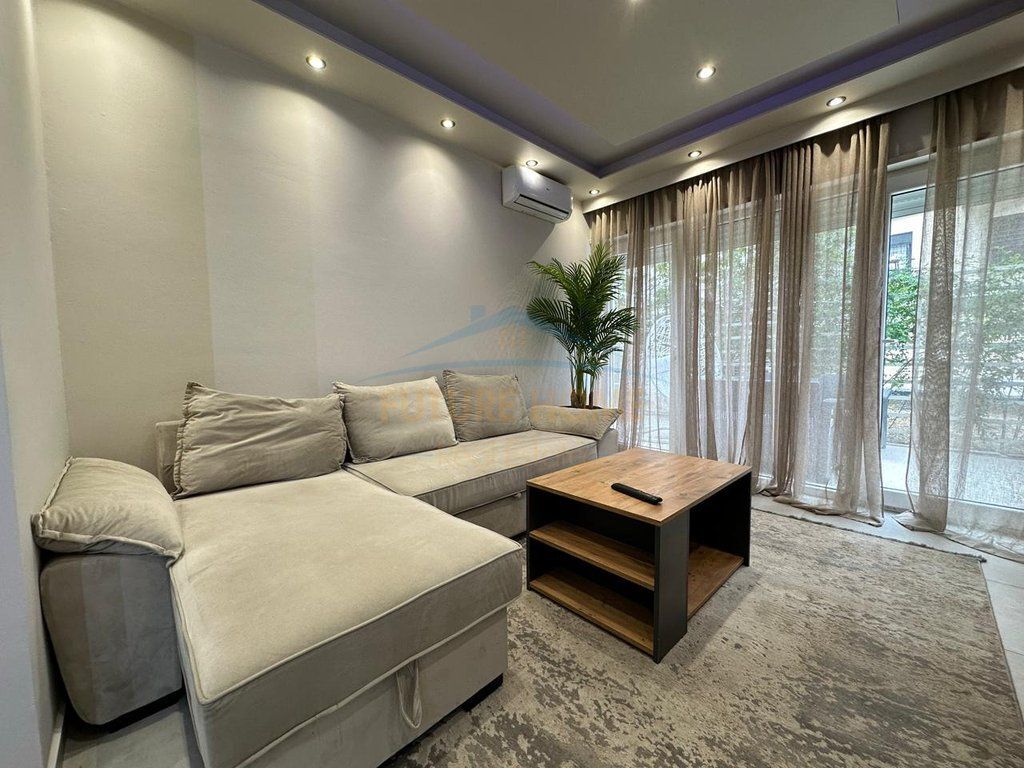 Shitet, Apartament 1+1+Verande , Kodra e Diellit, Tirane