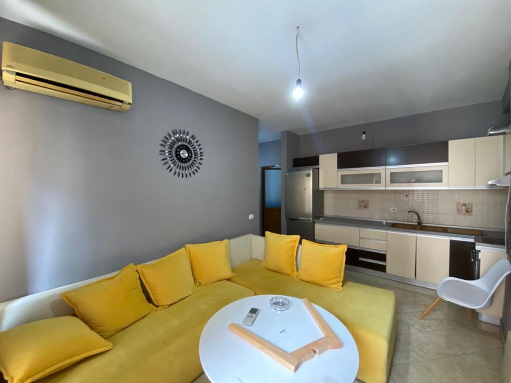 Shitet Apartament 1+1 , Astir
