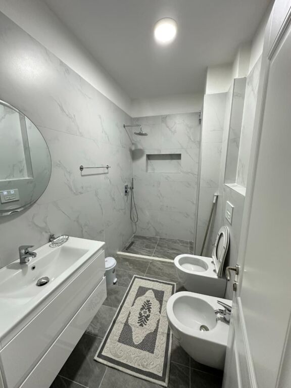 Qera | Apartament 2 + 1 Rruga e Dibres | 700 €/muaj