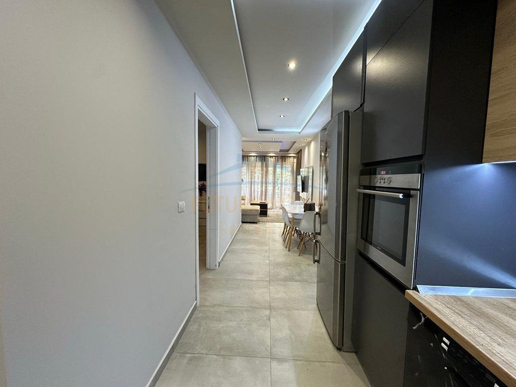 Shitet, Apartament 1+1+Verande , Kodra e Diellit, Tirane