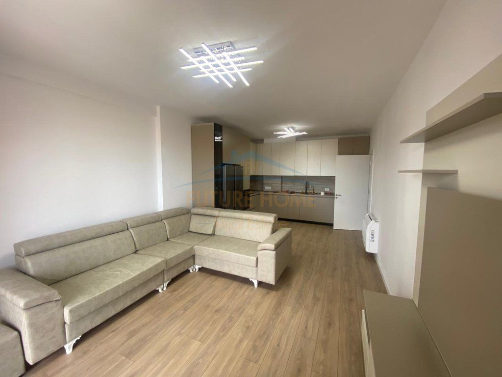 Qera, Apartament 2+1+2, Kamez