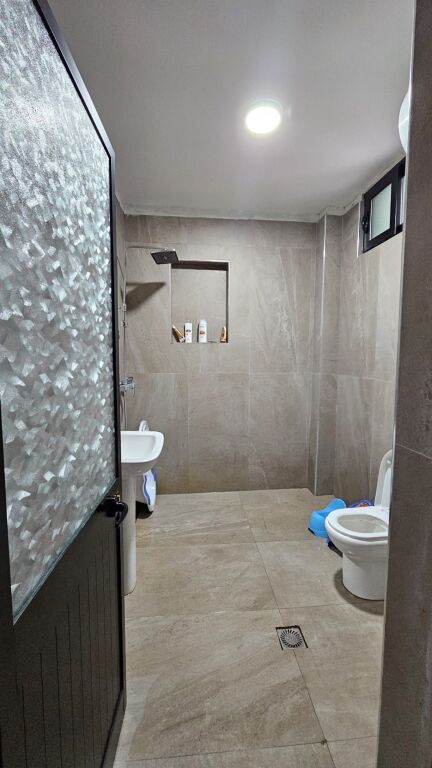 VENDESI PRIVATO IN VENDITA - VIA NJAZI MEKA TIRANA