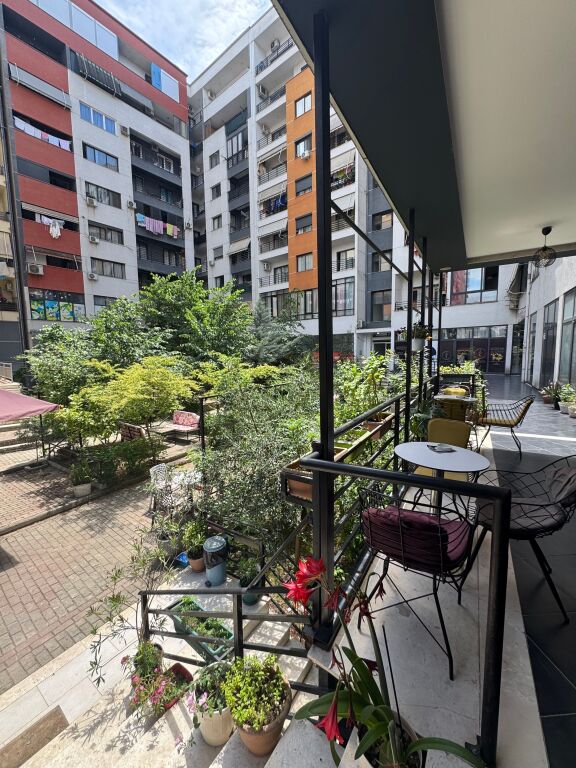 Locale in vendita Astir