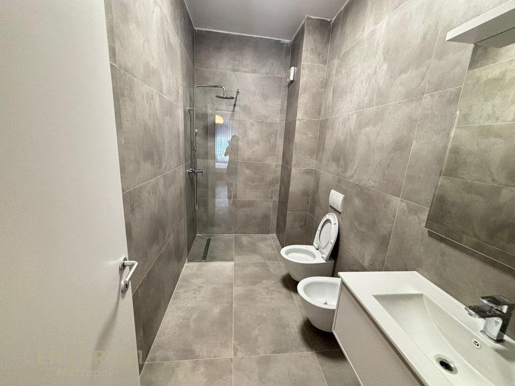 Modern 2+1+2 apartment for rent with storage and 2 parking spaces