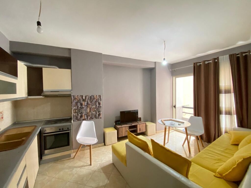 Shitet Apartament 1+1 , Astir