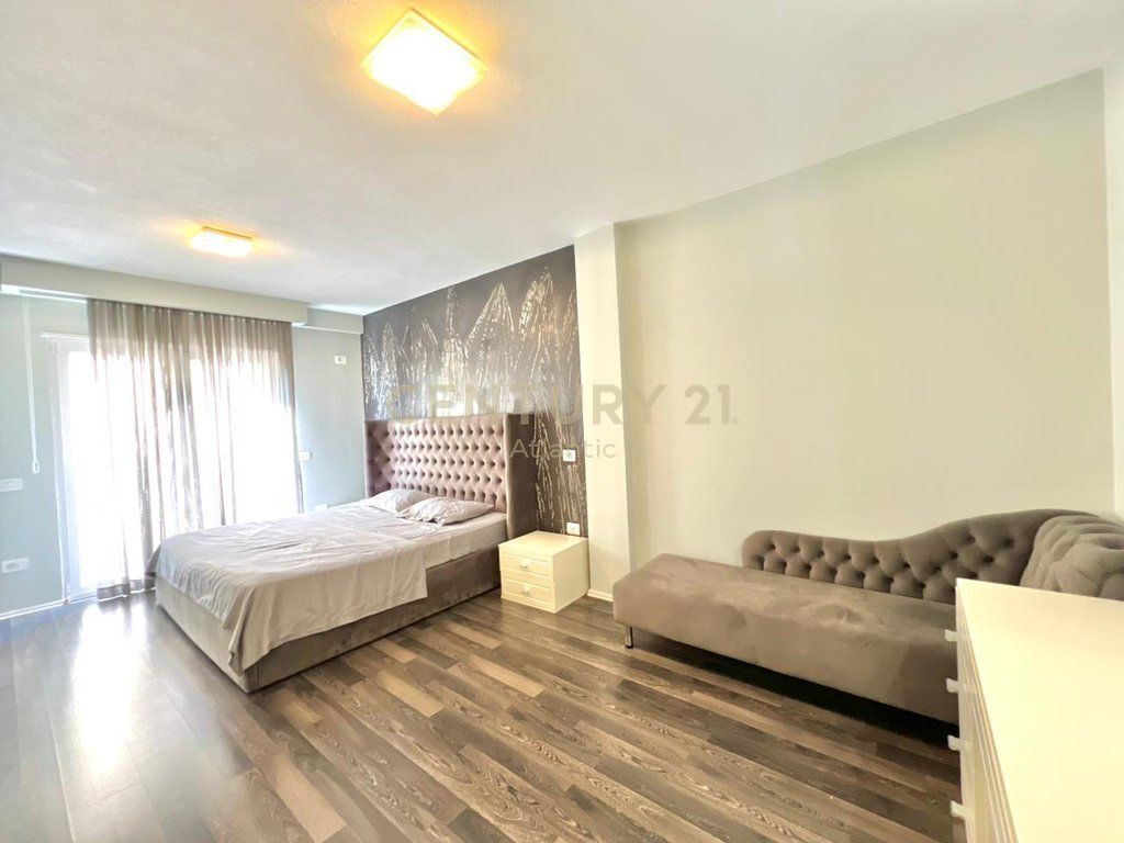 ESCLUSIVO ! APPARTAMENTO DI LUSSO IN VENDITA 2+1+2 BAGNI + 80M2 VERANDA E 1 GARAGE IN SPIAGGIA ILIRIA DURRES !