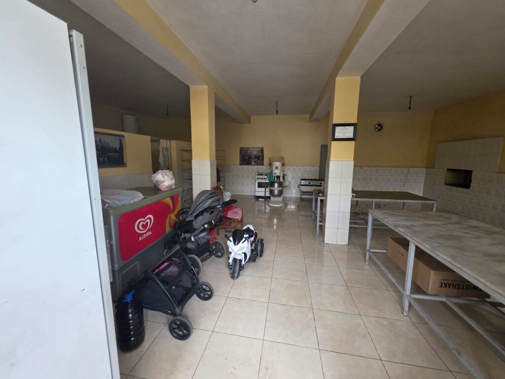 AFFITTASI UNITÀ COMMERCIALE PIANO 0 117 M2 NELL'ISTITUTO 700 EURO