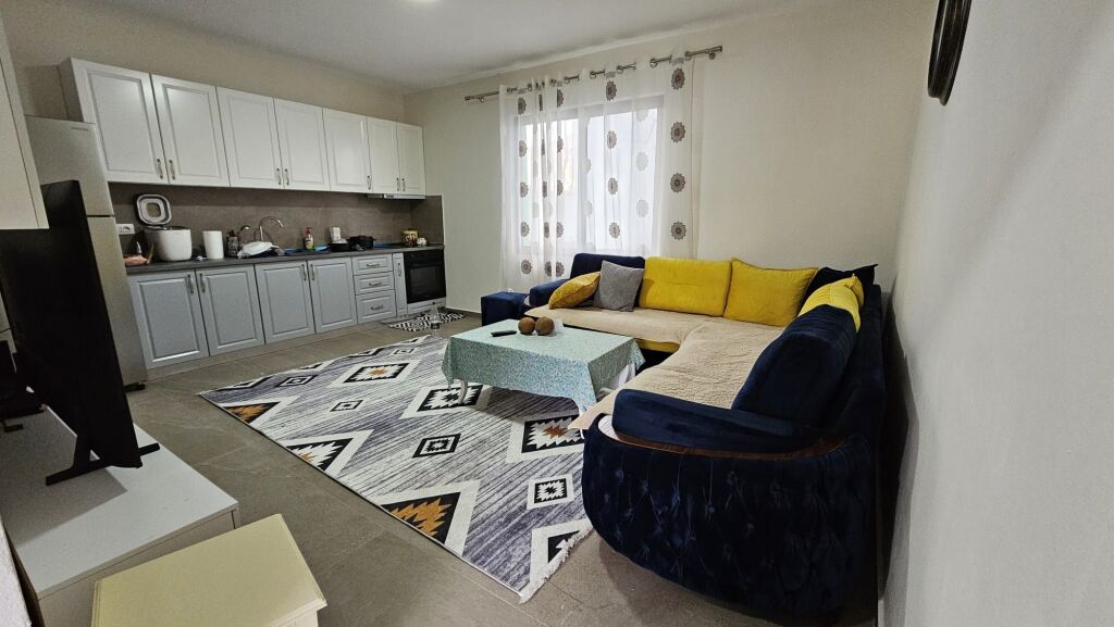 VENDESI PRIVATO IN VENDITA - VIA NJAZI MEKA TIRANA
