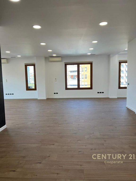 WE RENT OFFICE SPACE NEAR HILTON HOTEL !