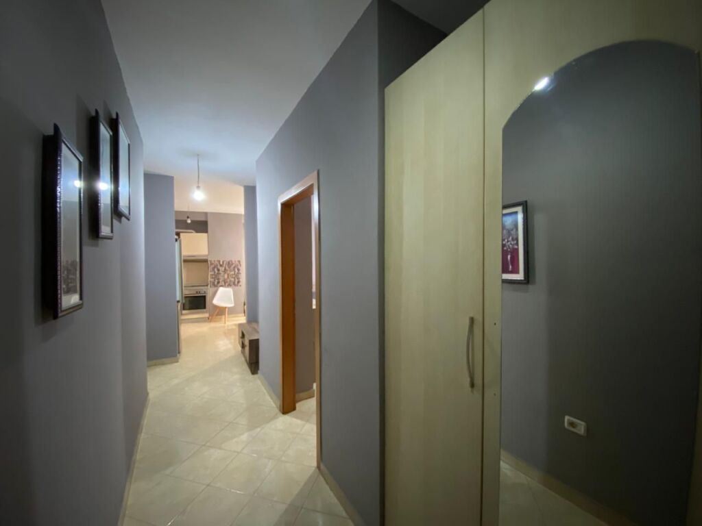 Shitet Apartament 1+1 , Astir