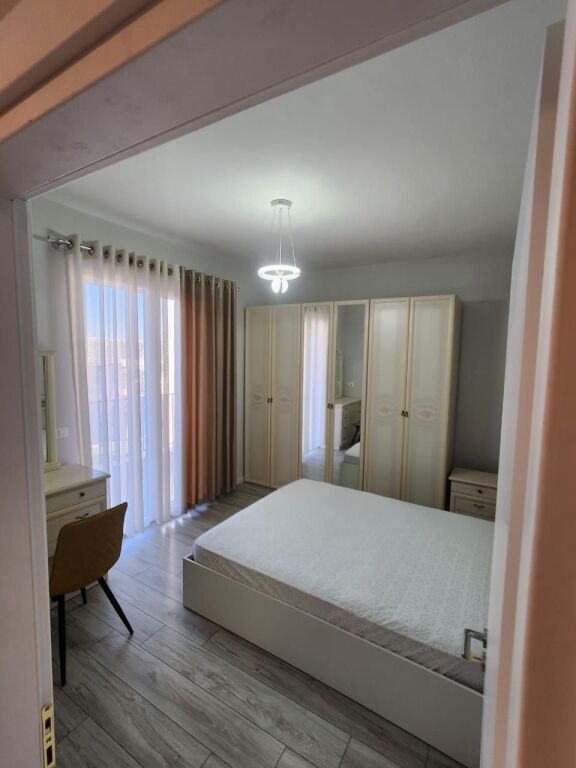 Apartament 1+1 me qera Komuna e Parisit