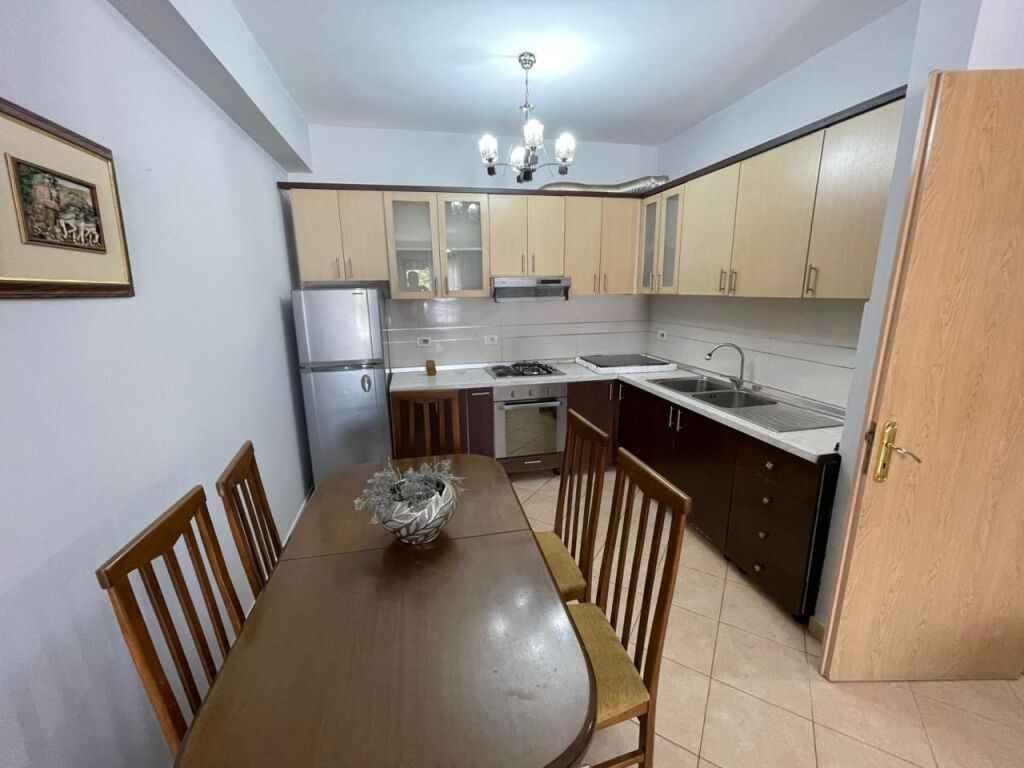 Jap qera,apartament 2+1,Komuna e parisit