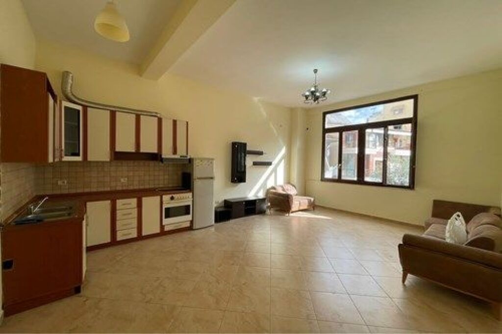 Office space for rent at Komuna e Parisit!