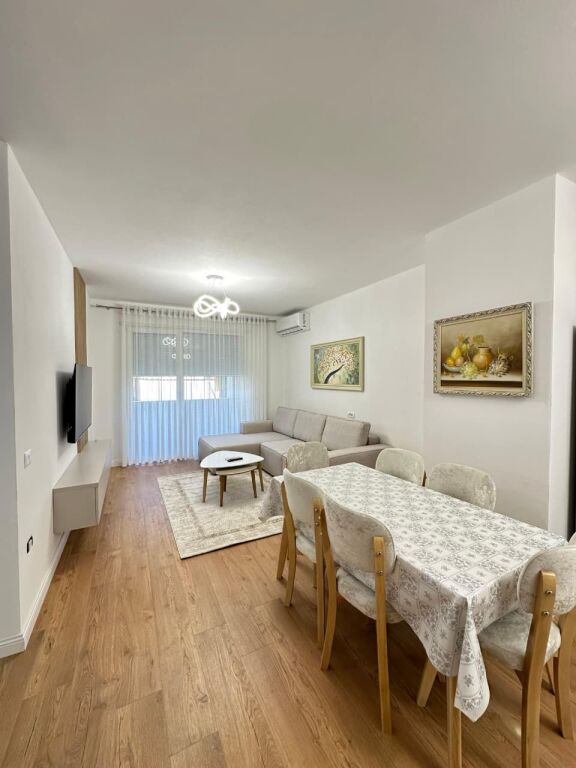 Qera | Apartament 2 + 1 Rruga e Dibres | 700 €/muaj
