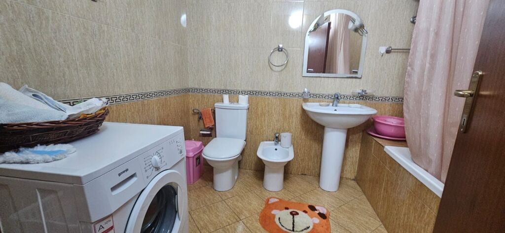 Apartament 1+1 me qira tek Komuna e Parisit!