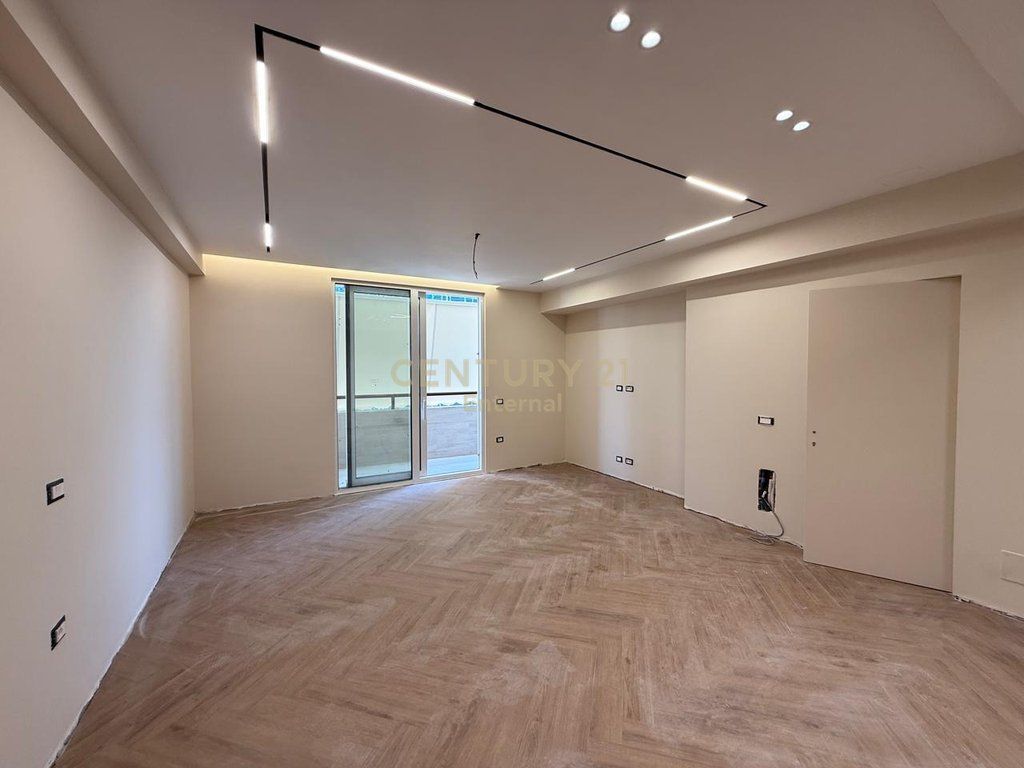 Apartament 2+1+2 per shitje tek Ish-Ekspozita