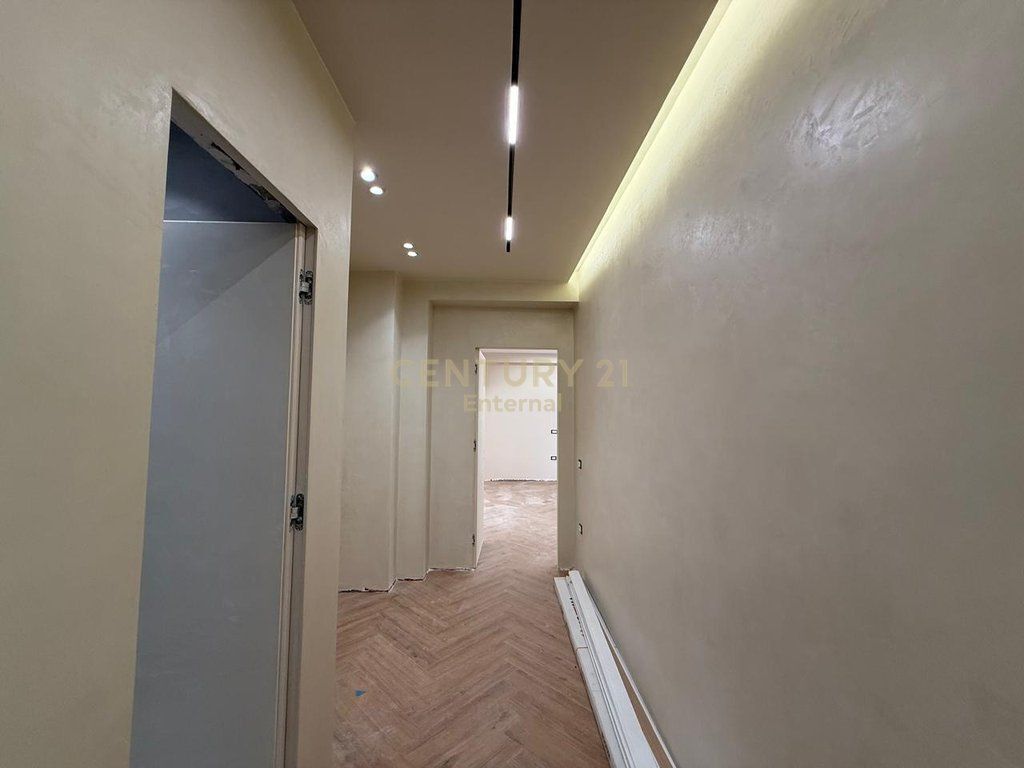 Apartament 2+1+2 per shitje tek Ish-Ekspozita