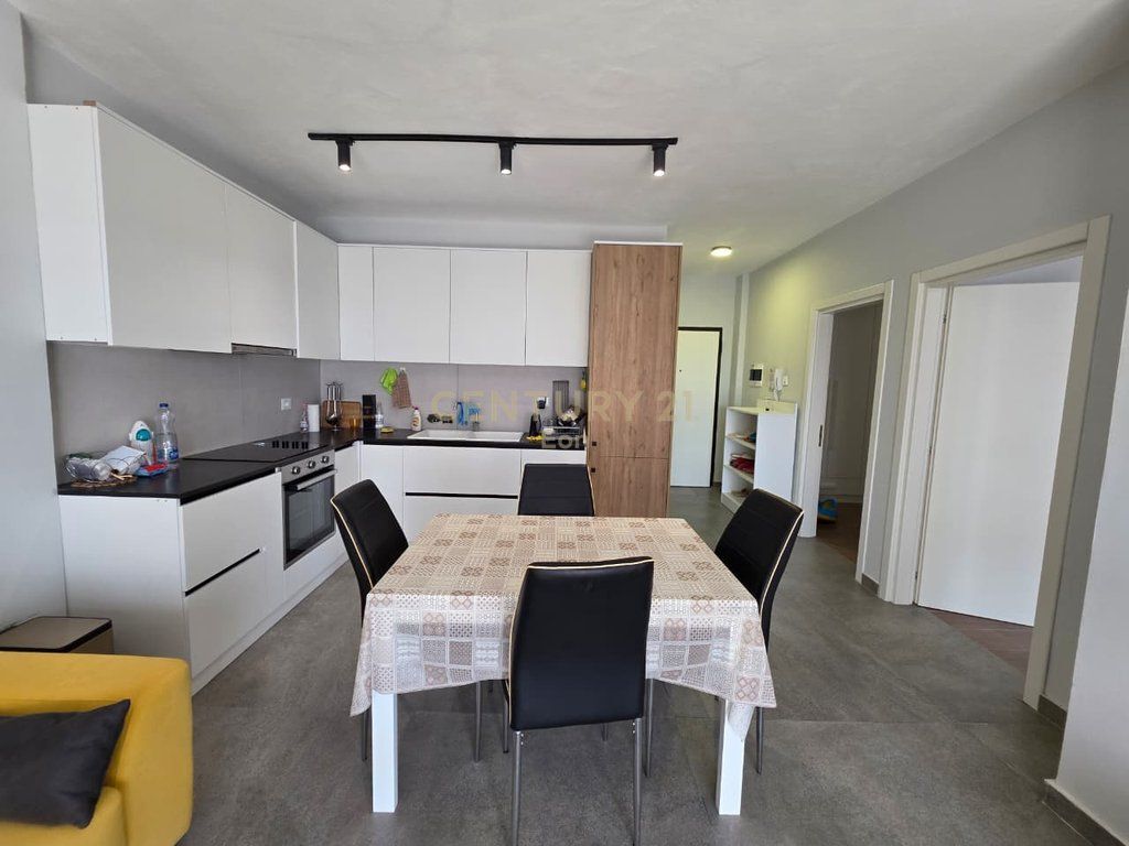 SHITET SUPER APARTAMENT 2+1 ME PAMJE DETI NE QERRET!