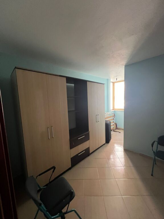 Okazione Shitet Apartment