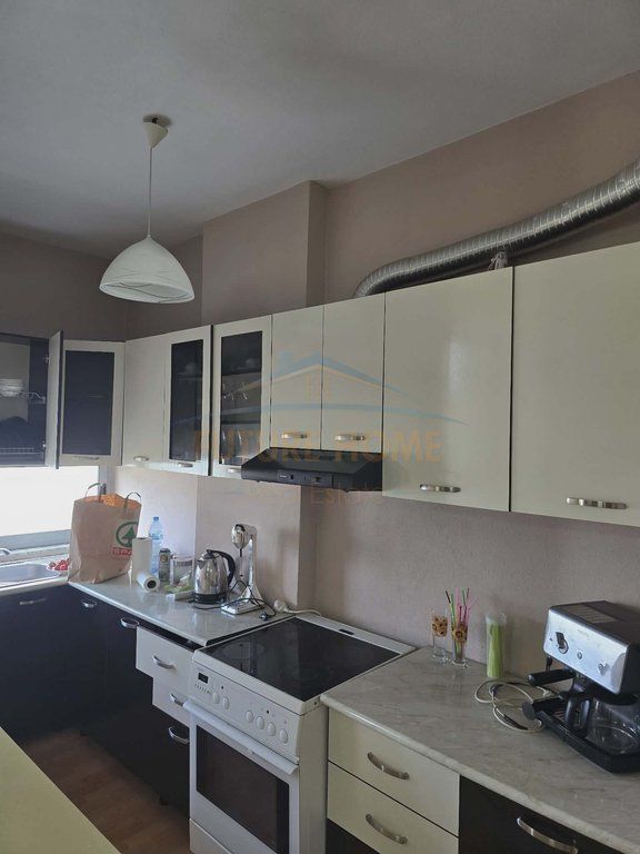 Shitet, Apartament 2+1+2, Unaza e Re