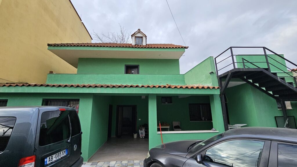 VENDESI PRIVATO IN VENDITA - VIA NJAZI MEKA TIRANA