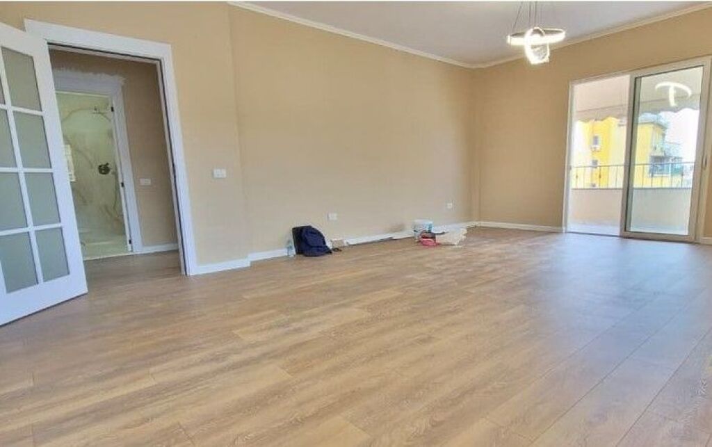 Shitet Super Apartament 2+1+2 Bulevardi Zhan D’Ark – pranë Ministrisë së Jashtme