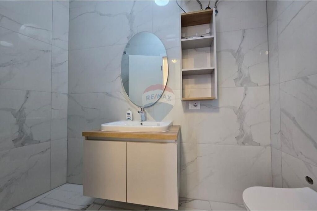 Apartament - Për Shitje - Bulevardi i Ri, Tiranë