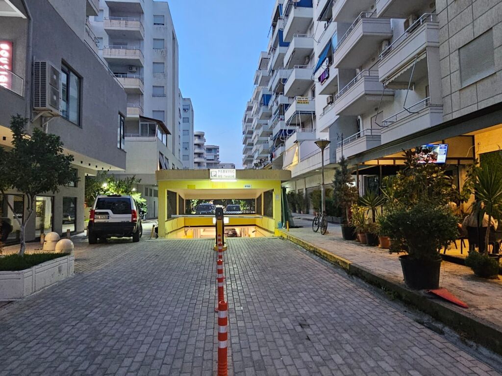 Apartment 2+1+2wc + PARKING for Long Term Rent - Lungomare, Vlore