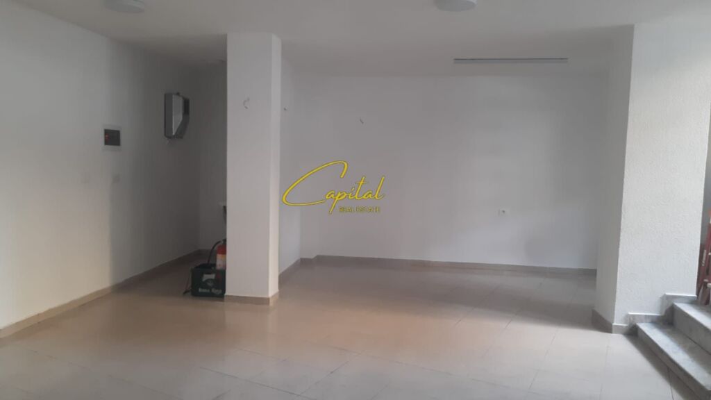 SHOP FOR RENT 65 M2 ALI DEMI 65,000 LEKE