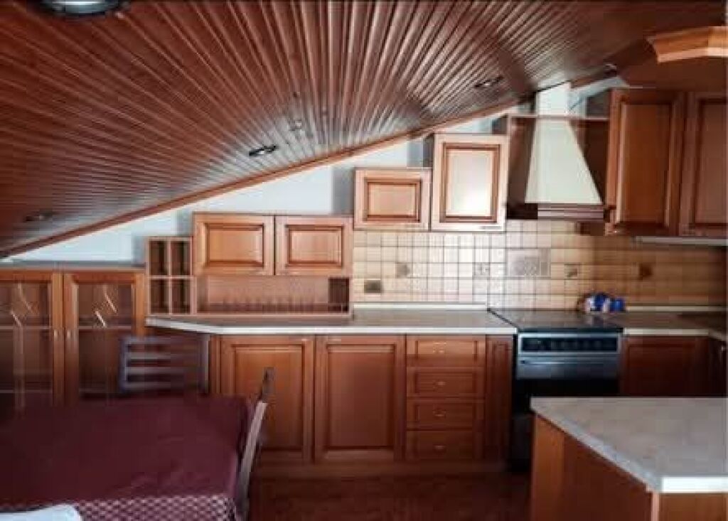 FOR RENT 2+1 3RD FLOOR OF AN ALPIN VILLA - PORCELAIN