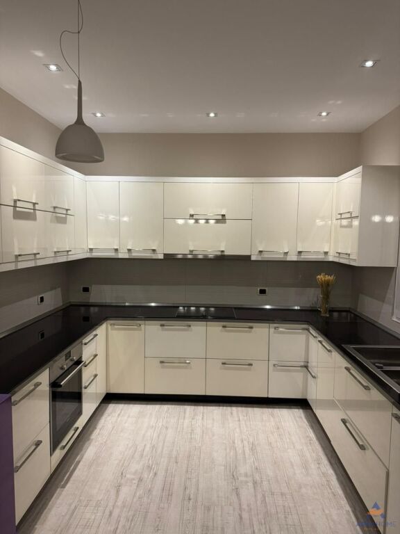 VILLA IN VENDITA A INSTITUT 400.000 EURO