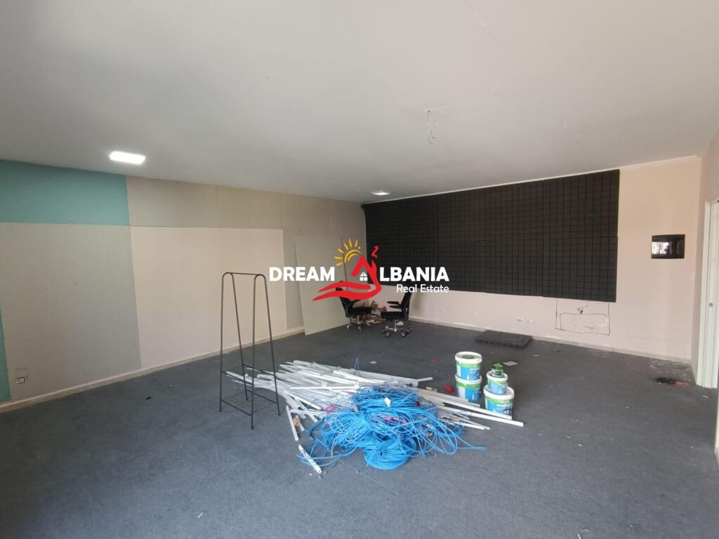 Locale Commerciale in Affitto a Zogu i Zi (ID 42611542)