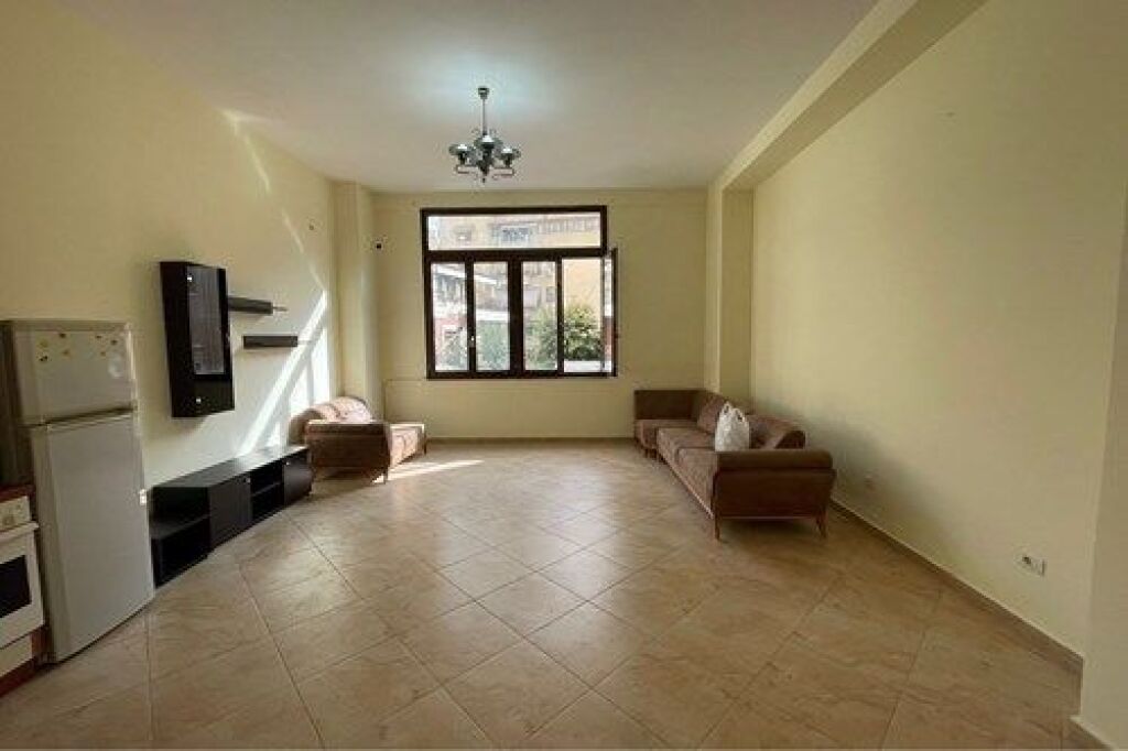 Office space for rent at Komuna e Parisit!