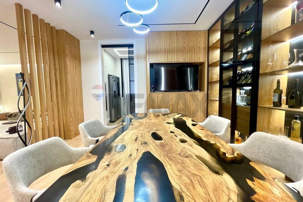 Apartament modern 3+1 ne Qender te Tiranes!