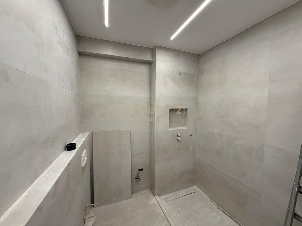 Apartament 2+1+2 per shitje tek Ish-Ekspozita